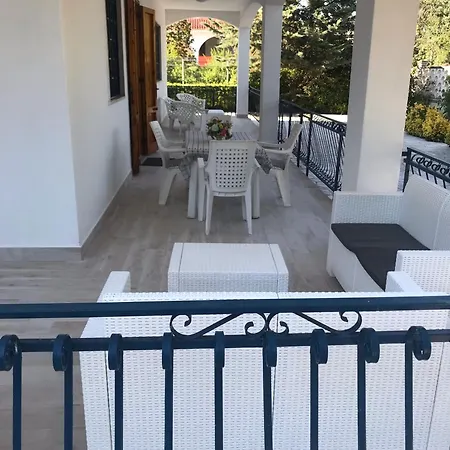Anna Villa Leporano